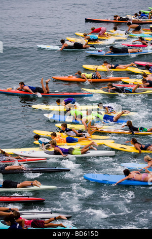 Paddleboard Rennen Anfang der Manhattan Beach Pier Los Angeles County International Surf Festival 2009 Stockfoto