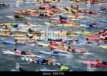 Paddleboard Rennen Anfang der Manhattan Beach Pier Los Angeles County International Surf Festival 2009 Stockfoto