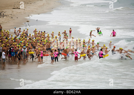 Das Pier, Pier-schwimmen in Hermosa beginnt und endet in Manhattan Beach International Surf Festival 2009 Stockfoto