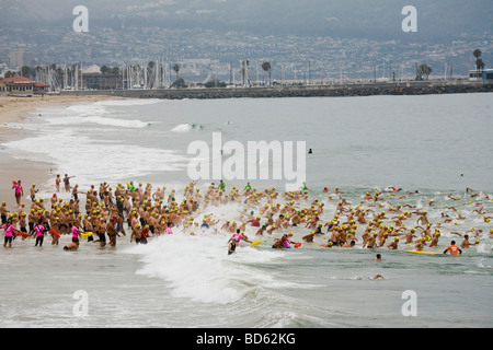 Das Pier, Pier-schwimmen in Hermosa beginnt und endet in Manhattan Beach International Surf Festival 2009 Stockfoto