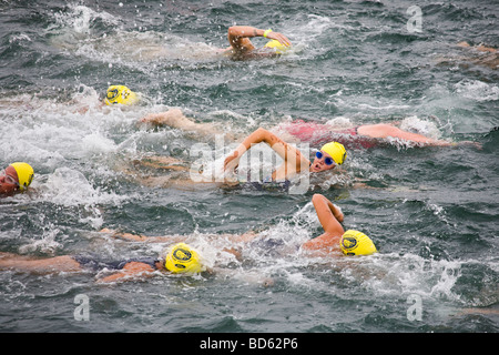 Das Pier, Pier-schwimmen in Hermosa beginnt und endet in Manhattan Beach International Surf Festival 2009 Stockfoto