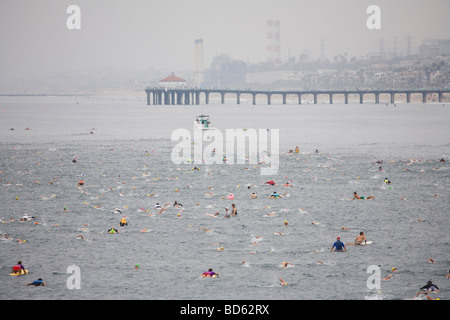 Das Pier, Pier-schwimmen in Hermosa beginnt und endet in Manhattan Beach International Surf Festival 2009 Stockfoto