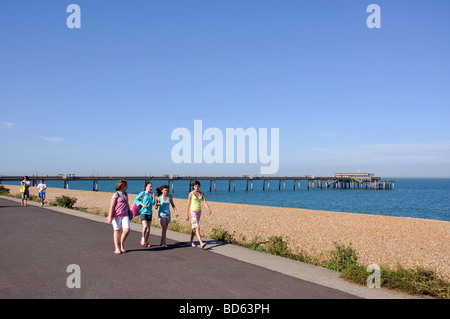 Strand und Promenade anzeigen, Deal, Kent, England, Vereinigtes Königreich Stockfoto