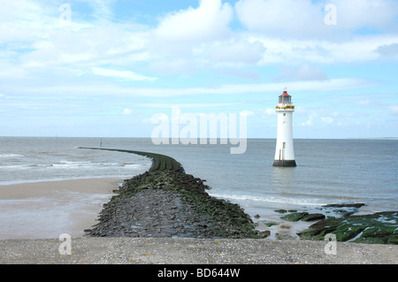 Fort Perch Rock Leuchtturm, New Brighton, Wirral, Merseyside, England an einem sonnigen Morgen im Juli 2005 Stockfoto