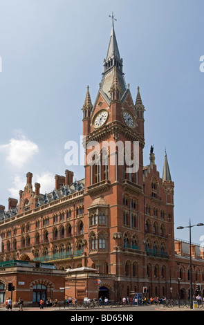 Clocktower bei St Pancras International Railway Station St Pancras London England Freitag, 3. Juli 2009 Stockfoto