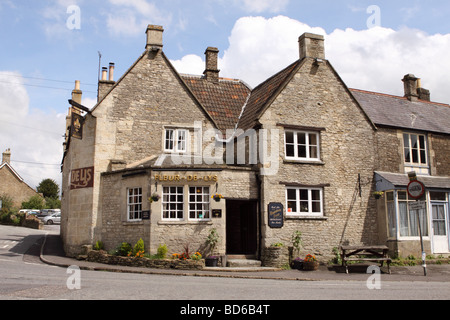 Fleur de Lys alten englischen Country-Pub in Somerset Dorf von Norton St Philip Stockfoto