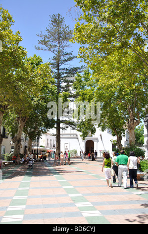 Iglesia El Salvador, Plaza Cavana, Nerja, Costa Del Sol, Provinz Malaga, Andalusien, Spanien Stockfoto