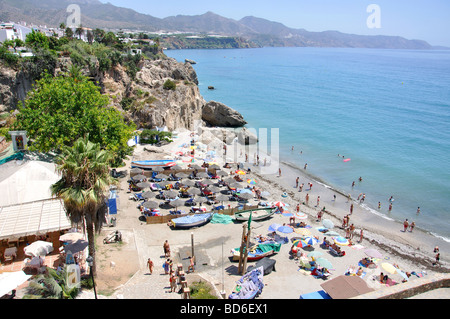 Playa Calahonda vom Balcon de Europa, Nerja, Costa Del Sol, Provinz Malaga, Andalusien, Spanien Stockfoto