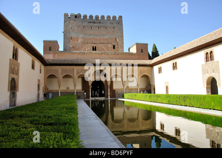 Der Patio de Los Mapuches, Palacio Nazaries La Alhambra, Granada, Provinz Granada, Andalusien, Spanien Stockfoto