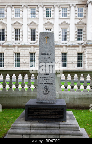 Granitdenkmal für die 208 Offiziere und Männer der Royal Ulster Gewehre getötet oder verwundet in der Schlacht von Chaegunghyon, 1951. Belfast, Northern Irelamd Stockfoto