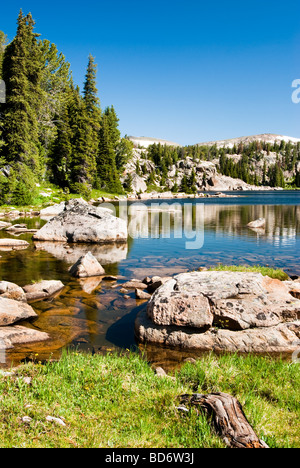 Alpensee entlang der Beartooth Highway in Wyoming Stockfoto