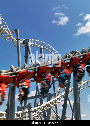 Flugdeck Achterbahn in Kanadas Wunderland Freizeitpark Stockfoto