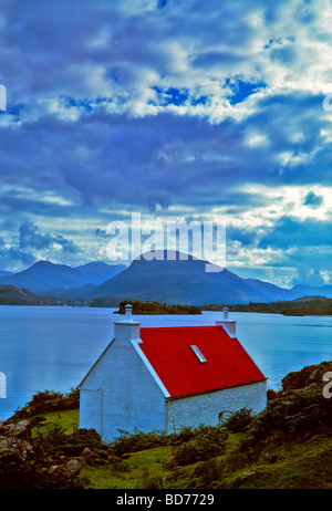 Ein stürmischer Blick über Loch Torridon in den Dörfern der Shieldaig und Torridon in den westlichen Highlands Stockfoto
