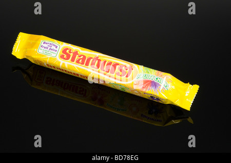 Starburst Opal Früchte auf schwarzem Hintergrund im Studio gedreht Stockfoto