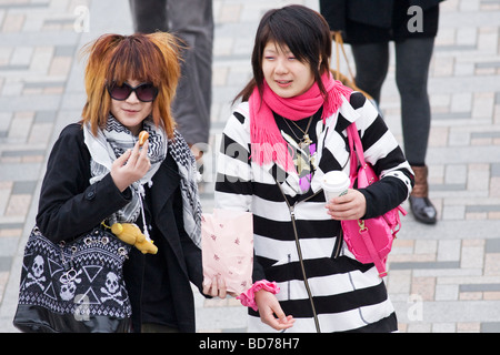 Junge Menschen in Harajuku, Tokyo, Japan Stockfoto