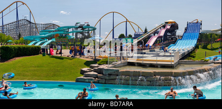 Menschen in einem Wasserpark in Kanadas Wunderland Freizeitpark Stockfoto