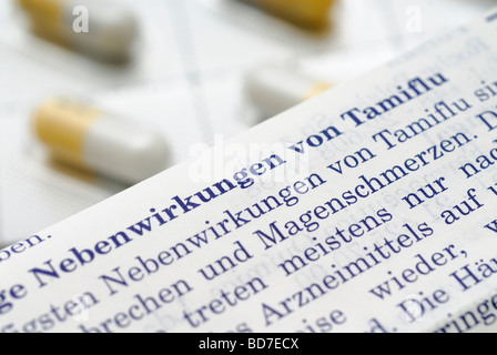 Packungsbeilage Beschreibung in Deutsch und Kapseln Tamiflu Grippe Medikamente Nebenwirkungen Stockfoto