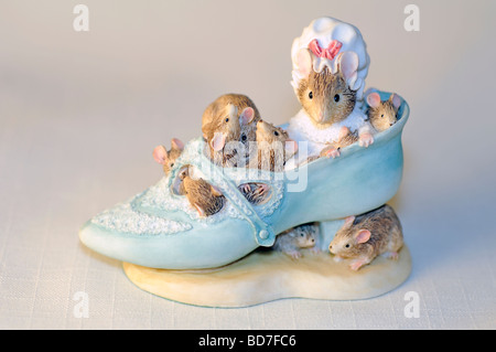 Die alte Frau lebte in einem Schuh-Beatrix Potter - Peter Rabbit Sammlung Figur Stockfoto