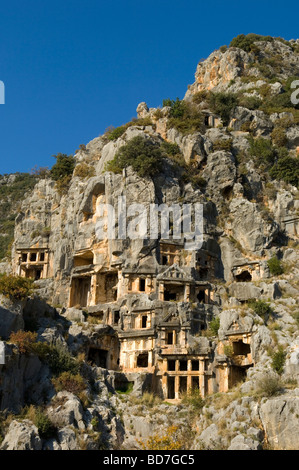 Gräber in den Berg gehauen Stockfoto