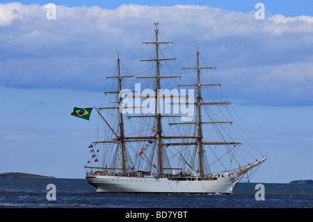 Segeln Sie Boston 2009.  Brasilianische Tall Ship "Cisne Branco" Segeln im Hafen von Boston. Stockfoto