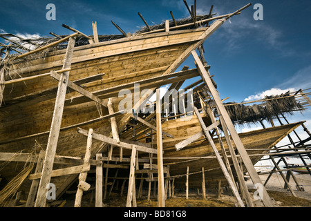 Indonesien Sulawesi Tanah Beru in der Nähe von Pantai Bira Bira Beach traditionelle Holzschiff Baugebiet am späten Nachmittag Stockfoto