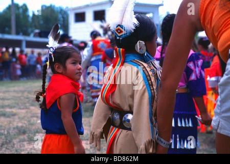 Jungen amerikanischen Ureinwohner bei ein Oglala Sioux Powwow in Pine Ridge Indian Reservation South Dakota USA Stockfoto