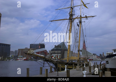 Pride of Baltimore II Topsail Schooner in Baltimore Inner Harbor. Stockfoto