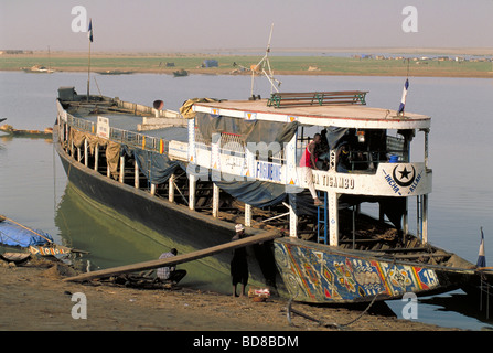 Elk150 1892-Mali-Mopti-Fluss-Hafen-Szene Stockfoto