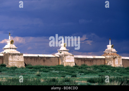 Die Wände des Erdene Zuu Klosters mit seinen 108 Stupas, Karakorum, Mongolei Stockfoto