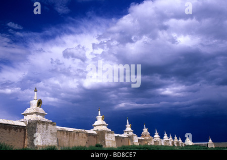 Die Wände des Erdene Zuu Klosters mit seinen 108 Stupas, Karakorum, Mongolei Stockfoto