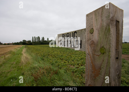 Zeichen der öffentlichen Fußweg In North Norfolk Stockfoto