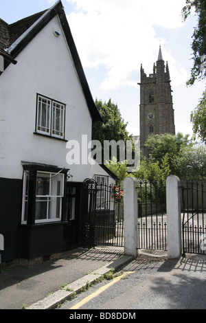 Ein Blick auf die Stadt in Hertford mit Allerheiligen Kirche Turm Stockfoto