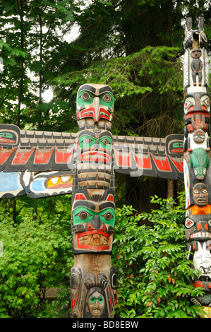 Totempfähle in der Capilano Suspension Bridge Park in North Vancouver Kanada Stockfoto