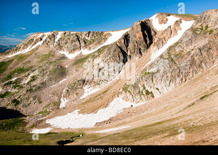 Blick auf die Berge entlang der Beartooth Highway Stockfoto