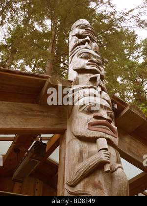 Die Totempfähle in der Capilano Suspension Bridge Park in North Vancouver Kanada Stockfoto