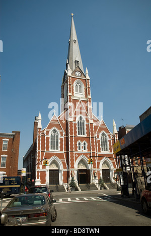 Heiligen Antonius und Alfons römisch-katholische Kirche auf Avenue in Manhattan in Greenpoint Brooklyn in New York Stockfoto