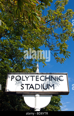 schwarz / weiß melden für Polytechnische Stadion, eine Sportanlage in Chiswick, West London, England, das 1938 eröffnet. Stockfoto