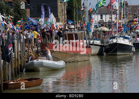 Maritimes Festival Roggen Strang Kai Fluss Tillingham East Sussex England UK Europa Stockfoto