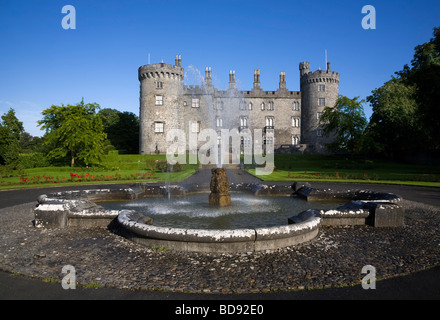 Kilkenny Castle umgebaut im 19. Jahrhundert, Stadt Kilkenny County Kilkenny, Irland Stockfoto