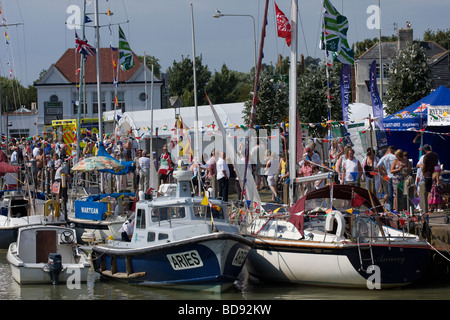 Maritimes Festival Roggen Strang Kai Fluss Tillingham East Sussex England UK Europa Stockfoto