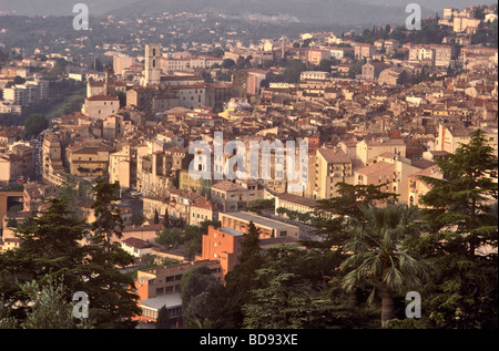 Grasse Altstadt ist gemacht auf der Gassen zwischen den alten beherbergt einige aus dem 17. Jahrhundert Frankreich Stockfoto