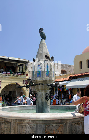 Sintrivani Brunnen in Hippokrates Platz Rhodos alte Stadt Rhodos Dodekanes Griechenland Stockfoto