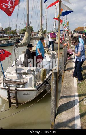 Maritimes Festival Roggen Strang Kai Fluss Tillingham East Sussex England UK Europa Stockfoto