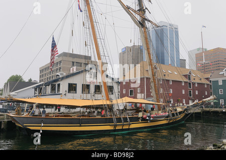 Pride of Baltimore II im Hafen von Halifax für die hohen Schiffe Nova Scotia Festival 2009 Stockfoto