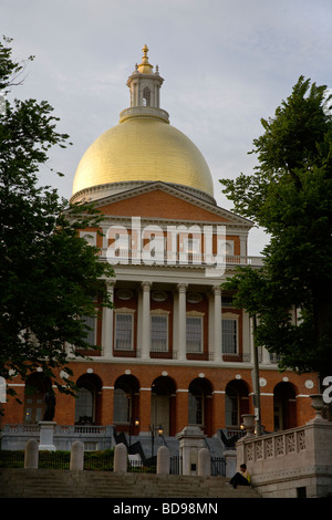 Befindet sich auf dem BEACON HILL enthält das MASSACHUSETTS STATE HOUSE, der Gesetzgeber und Gouverneure Residenz BOSTON, MASSACHUSETTS Stockfoto