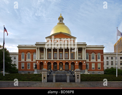 Befindet sich auf dem BEACON HILL enthält das MASSACHUSETTS STATE HOUSE, der Gesetzgeber und Gouverneure Residenz BOSTON, MASSACHUSETTS Stockfoto