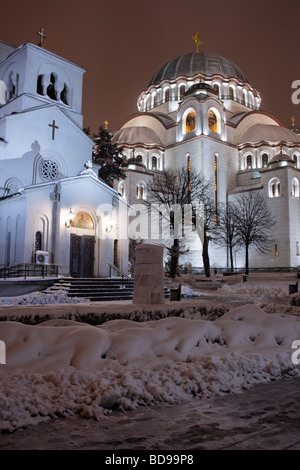 Stadt Belgrad Winter nachts - St. Sava Temple Stockfoto