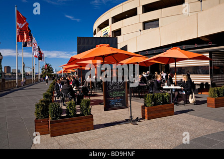 Southbank Melbourne / ein Outdoor-Cafe / Bar in Melbournes Southbank Precinct.Melbourne Victoria Australien. Stockfoto