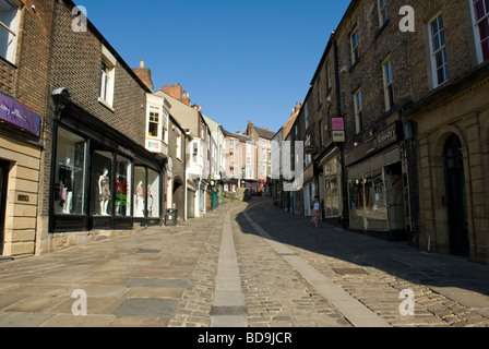 Elvet Bridge eine Einkaufsstraße in der Stadt Durham England Stockfoto