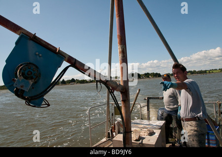 Frankreich Bretagne Morbihan Etel Fluss Austernfarm an Le Gohan Sainte Helene Alexis le Cren Stockfoto